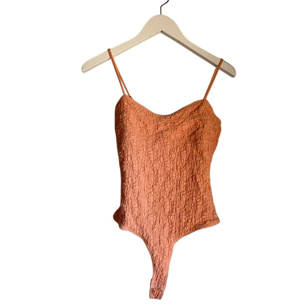 Elodie Coral Textured Lace Bodysuit NWT Small Nordstrom